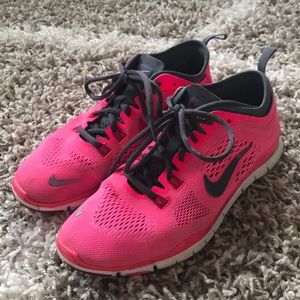 Women’s Nike size 7